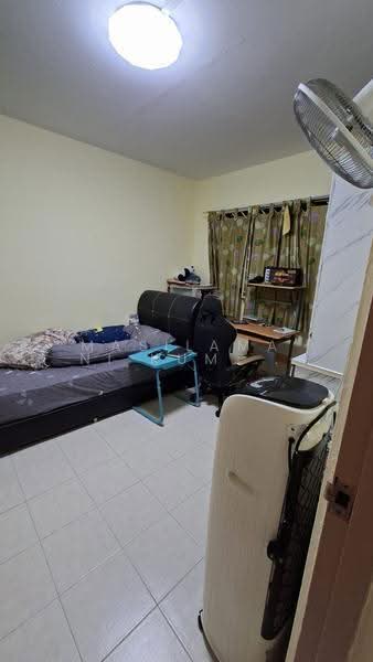 339 Bukit Batok Street 34, 339 Bukit Batok Street 34, Dairy Farm / Bukit Panjang / Choa Chu Kang, 2 Bedrooms, 785 sqft, HDB Flat For Sale, by Masilamani Kumara Velu, 500282876 - Bedroom - PropertyGuru.com.sg