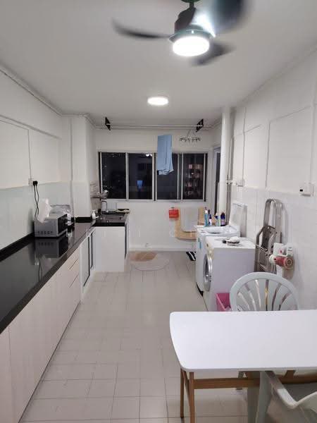 329 Clementi Avenue 2, 329 Clementi Avenue 2, Buona Vista / West Coast / Clementi New Town, 2 Bedrooms, 721 sqft, HDB Flat For Rent, by Heidi Chow, 500282878 - Kitchen - PropertyGuru.com.sg