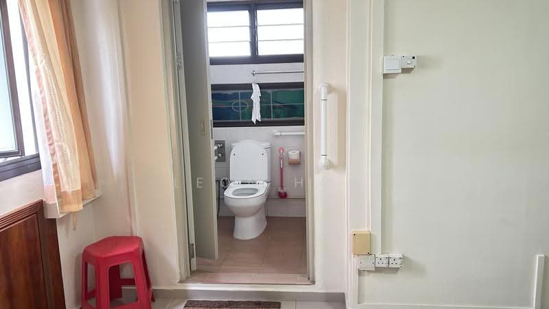 754 Woodlands Circle, 754 Woodlands Circle, Admiralty / Woodlands, 3 Bedrooms, 1,109 sqft, HDB Flat For Sale, by Leon Hon, 500282891 - Bathroom - PropertyGuru.com.sg