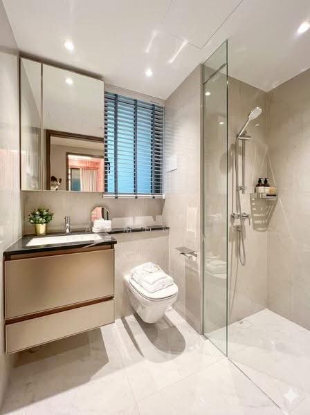 Chuan Park, 240 Lorong Chuan, Hougang / Punggol / Sengkang, 3 Bedrooms, 1,206 sqft, Condominium For Sale, by Carmen Lee, 500282903 - Bathroom - PropertyGuru.com.sg