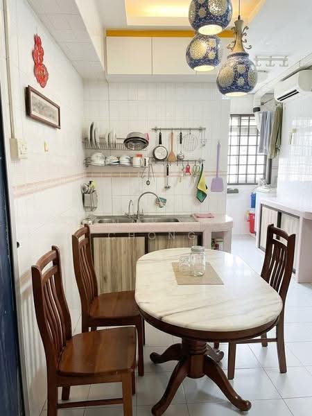 153 Yung Ho Road, 153 Yung Ho Road, Boon Lay / Jurong / Tuas, 4 Bedrooms, 1,119 sqft, HDB Flat For Sale, by Kenny G K Chong, 500282905 - Kitchen - PropertyGuru.com.sg