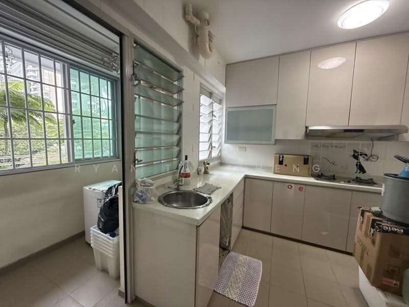 126A Kim Tian Road, 126A Kim Tian Road, Alexandra / Commonwealth, 3 Bedrooms, 1,215 sqft, HDB Flat For Sale, by Ryan Tan Zheng Jie, 500282908 - Kitchen - PropertyGuru.com.sg