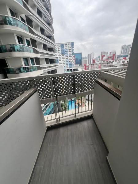 City Gate, 371 Beach Road, Beach Road / Bugis / Rochor, Studio, 258 sqft, Apartment For Rent, by Celeste Zhang, 500282910 - Balcony - PropertyGuru.com.sg