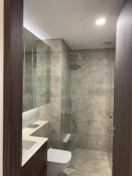 Artra, 12 Alexandra View, Alexandra / Commonwealth, 3 Bedrooms, 1,044 sqft, Condominium For Rent, by Victor Khoo, 500282915 - Bathroom - PropertyGuru.com.sg