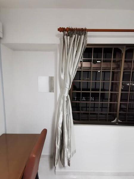 64 Teban Gardens Road, 64 Teban Gardens Road, Boon Lay / Jurong / Tuas, Room Rental, 200 sqft, HDB Flat For Rent, by Mike Tan, 500282916 - Living Room - PropertyGuru.com.sg