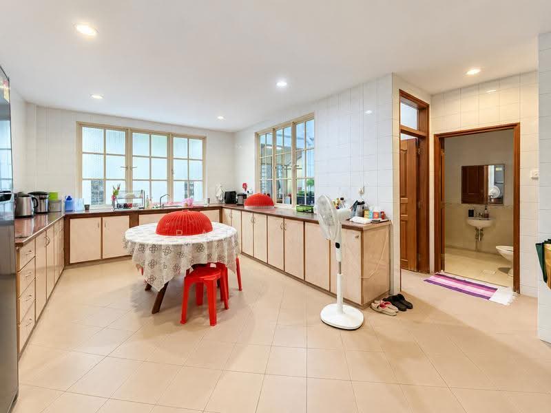 Jalan merdu, Jalan Merdu, Hougang / Punggol / Sengkang, 6 Bedrooms, 7,200 sqft, Detached House For Sale, by Paul Ang, 500282926 - Kitchen - PropertyGuru.com.sg