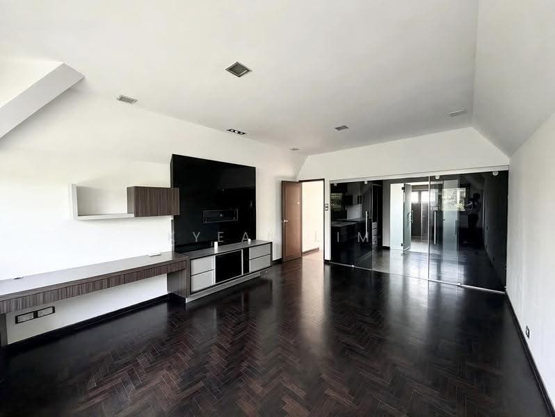 Northshore Bungalows, 259 Ponggol Seventeenth Avenue, Hougang / Punggol / Sengkang, 7 Bedrooms, 8,000 sqft, Detached House For Rent, by Kyean Lim, 500282954 - Living Room - PropertyGuru.com.sg