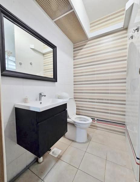 413B Northshore Drive, 413B Northshore Drive, Hougang / Punggol / Sengkang, 2 Bedrooms, 721 sqft, HDB Flat For Sale, by Adrian Tan, 500282972 - Bathroom - PropertyGuru.com.sg