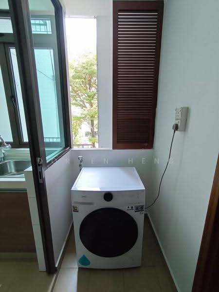 The Grandhill, 39 Pasir Panjang Hill, Buona Vista / West Coast / Clementi New Town, Room Rental, 150 sqft, Condominium For Rent, by Doreen Heng, 500282973 - Balcony - PropertyGuru.com.sg