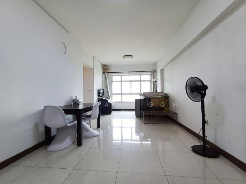 504B Yishun Street 51, 504B Yishun Street 51, Sembawang / Yishun, 3 Bedrooms, 990 sqft, HDB Flat For Sale, by Richard Goh, 500282979 - Living Room - PropertyGuru.com.sg