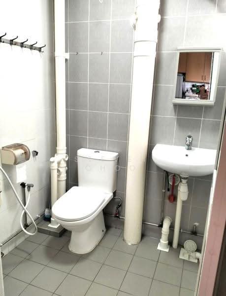 121 Mcnair Road, 121 Mcnair Road, Balestier / Toa Payoh, Room Rental, 120 sqft, HDB Flat For Rent, by Steven Choo, 500282981 - Bathroom - PropertyGuru.com.sg