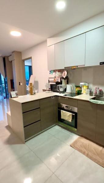 The Florence Residences, 93 Hougang Avenue 2, Hougang / Punggol / Sengkang, Room Rental, 130 sqft, Condominium For Rent, by Kez Giam, 500282993 - Kitchen - PropertyGuru.com.sg