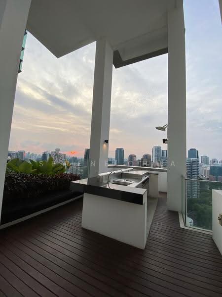 Leonie Suites, 21 Leonie Hill, Orchard / River Valley, 2 Bedrooms, 936 sqft, Condominium For Rent, by Serene Chua, 500283002 - Sky terrace. BBQ - PropertyGuru.com.sg