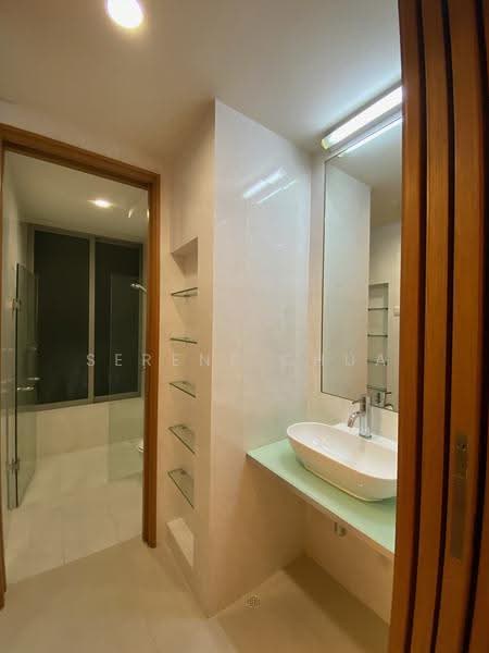 Leonie Suites, 21 Leonie Hill, Orchard / River Valley, 2 Bedrooms, 936 sqft, Condominium For Rent, by Serene Chua, 500283002 - Junior Master bathroom - PropertyGuru.com.sg