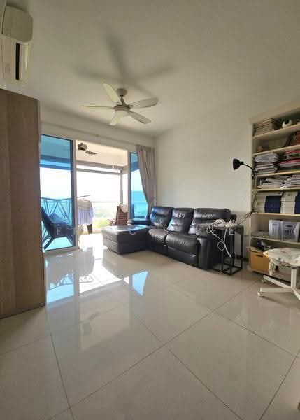 The Tampines Trilliant, 11 Tampines Central 7, Pasir Ris / Tampines, 3 Bedrooms, 1,130 sqft, Condominium For Sale, by Francis Lee, 500283019 - Living Room - PropertyGuru.com.sg