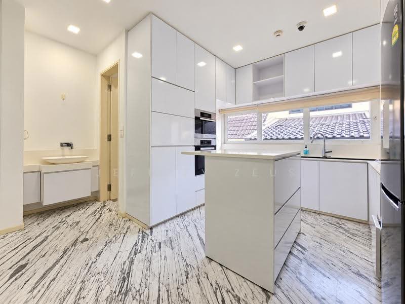 Thomson Garden Estate, Sin Ming Road, Ang Mo Kio / Bishan / Thomson, 6 Bedrooms, 2,000 sqft, Terraced House For Rent, by Jeffrey Zeus, 500283027 - Kitchen - PropertyGuru.com.sg