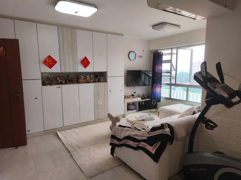 130B Lorong 1 Toa Payoh, 130B Lorong 1 Toa Payoh, Balestier / Toa Payoh, 3 Bedrooms, 1,001 sqft, HDB Flat For Sale, by Gina Tng, 500283034 - Living Room - PropertyGuru.com.sg
