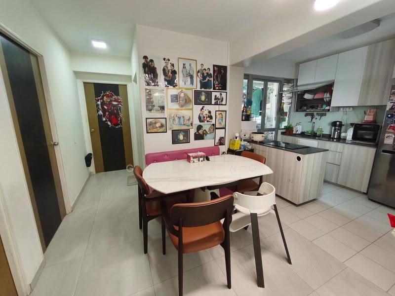 130B Lorong 1 Toa Payoh, 130B Lorong 1 Toa Payoh, Balestier / Toa Payoh, 3 Bedrooms, 1,001 sqft, HDB Flat For Sale, by Gina Tng, 500283034 - Dining Room - PropertyGuru.com.sg