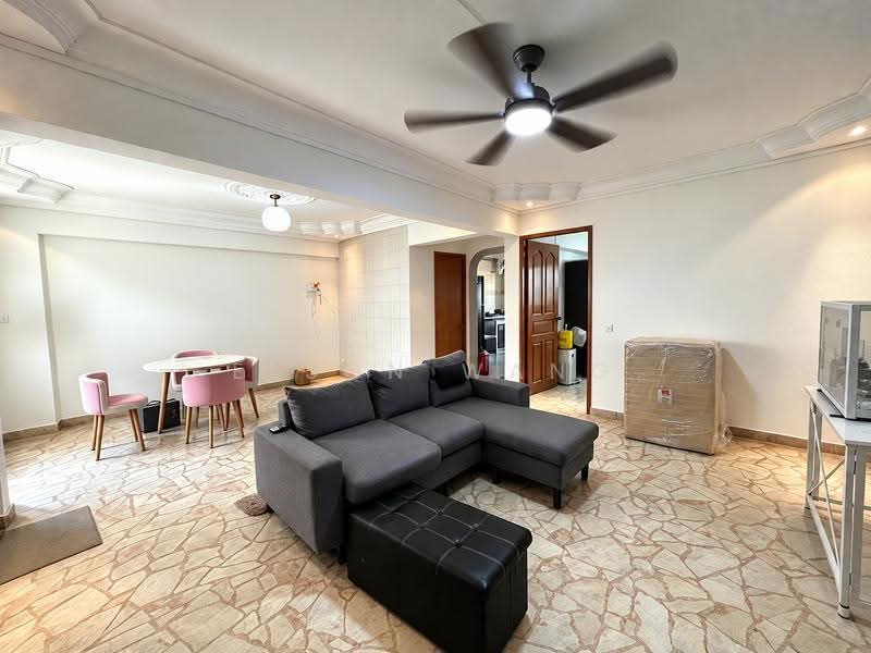 231 Jurong East Street 21, 231 Jurong East Street 21, Boon Lay / Jurong / Tuas, 3 Bedrooms, 883 sqft, HDB Flat For Sale, by Elson Wang, 500283049 - Living Room - PropertyGuru.com.sg
