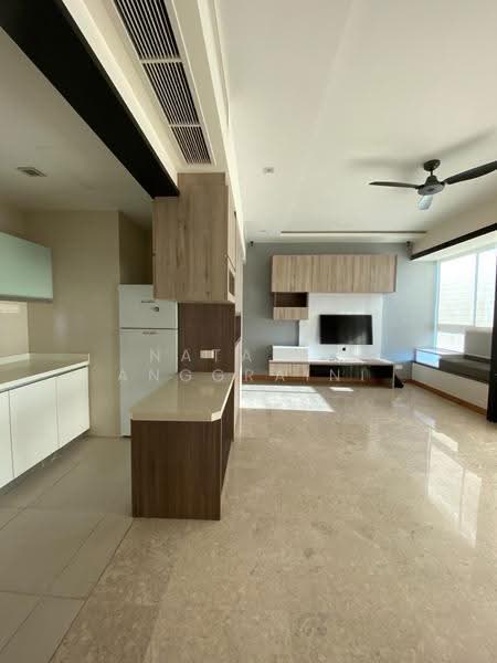 Tribeca by the Waterfront, 60 Kim Seng Road, Orchard / River Valley, 2 Bedrooms, 1,033 sqft, Condominium For Rent, by Natalia Anggraini, 500283080 - Kitchen - PropertyGuru.com.sg