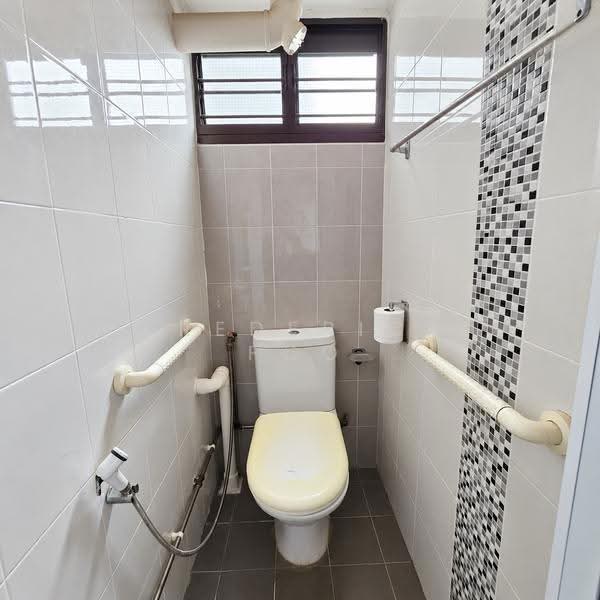 74 Bedok North Road, 74 Bedok North Road, Bedok / Upper East Coast, 2 Bedrooms, 635 sqft, HDB Flat For Sale, by Frederick Foo, 500283083 - Toilet - PropertyGuru.com.sg