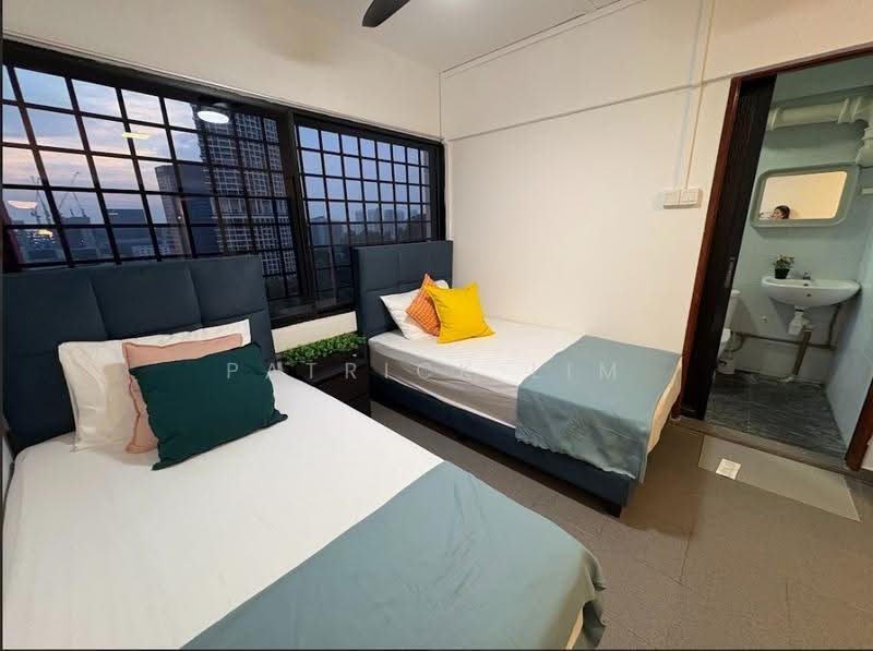 People's Park Complex, 1 Park Road, Boat Quay / Raffles Place / Marina, Room Rental, 350 sqft, Apartment For Rent, by Patrick Lim, 500283089 - Master Bedroom with ensuite Bathroom - PropertyGuru.com.sg