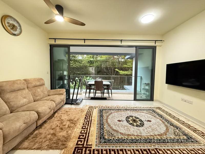 Hedges Park Condominium, 89 Flora Drive, Changi Airport / Changi Village, 2 Bedrooms, 796 sqft, Condominium For Sale, by Kavin Kuah, 500283092 - Living Room - PropertyGuru.com.sg