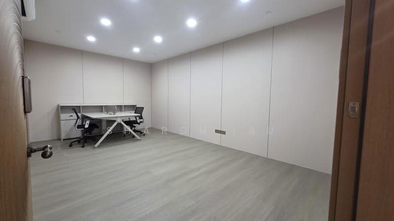 Yi Guang Factory Building, 180 Paya Lebar Road, Eunos / Geylang / Paya Lebar, 151 sqft, Light Industrial (B1) For Rent, by Sharon Lau, 500283093 - Study - CommercialGuru.com.sg
