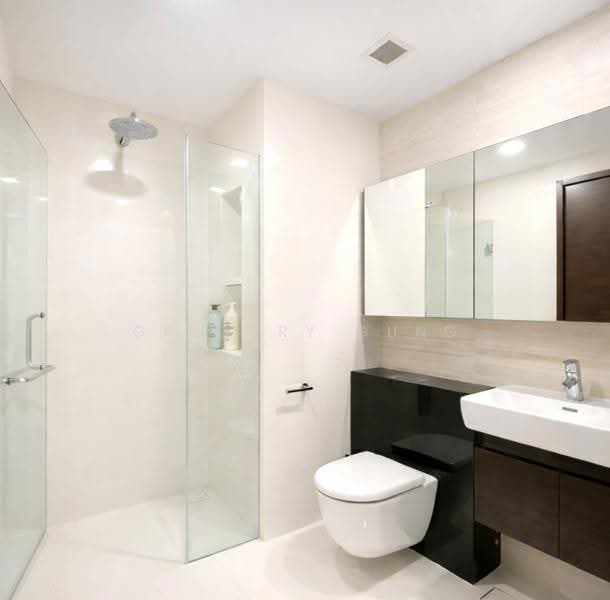 Eon Shenton, 70 Shenton Way, Chinatown / Tanjong Pagar, 2 Bedrooms, 1,130 sqft, Condominium For Sale, by Gregory Gung, 500283099 - Bathroom - PropertyGuru.com.sg