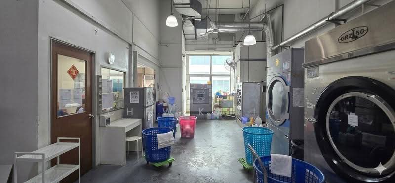 Wcega Plaza, 1 Bukit Batok Crescent, Dairy Farm / Bukit Panjang / Choa Chu Kang, 2,420 sqft, Light Industrial (B1) For Rent, by Chew Karin, 500283101 - Laundry Room - CommercialGuru.com.sg
