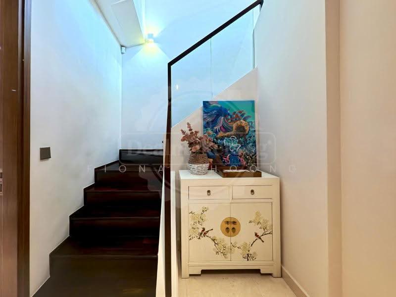 Newton / Novena photo 3