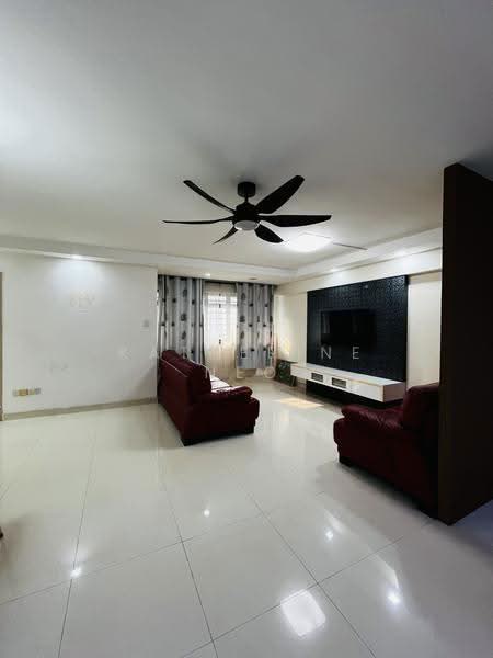 688A Choa Chu Kang Drive, 688A Choa Chu Kang Drive, Dairy Farm / Bukit Panjang / Choa Chu Kang, 3 Bedrooms, 1,184 sqft, HDB Flat For Sale, by Katherine Neo, 500283116 - Living Room - PropertyGuru.com.sg