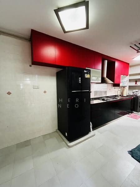 688A Choa Chu Kang Drive, 688A Choa Chu Kang Drive, Dairy Farm / Bukit Panjang / Choa Chu Kang, 3 Bedrooms, 1,184 sqft, HDB Flat For Sale, by Katherine Neo, 500283116 - Kitchen - PropertyGuru.com.sg
