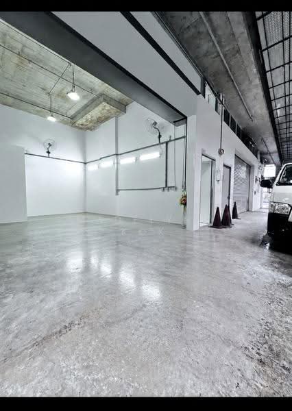 Pioneer Point, 5 Soon Lee Street, Boon Lay / Jurong / Tuas, 958 sqft, Factory / Workshop (B2) For Rent, by Madelyne Kok, 500283125 - Interior - CommercialGuru.com.sg