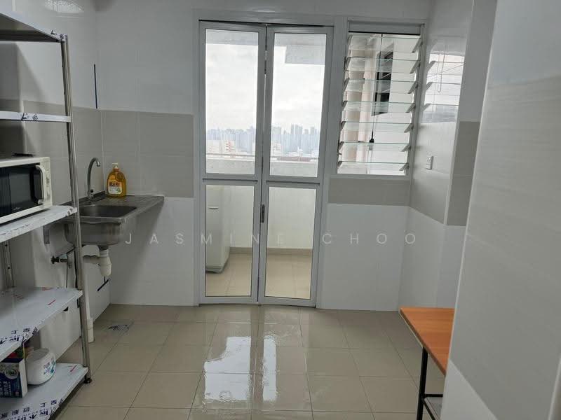 53 Strathmore Avenue, 53 Strathmore Avenue, Alexandra / Commonwealth, 3 Bedrooms, 88 sqft, HDB Flat For Sale, by Jasmine Choo, 500283130 - Kitchen - PropertyGuru.com.sg