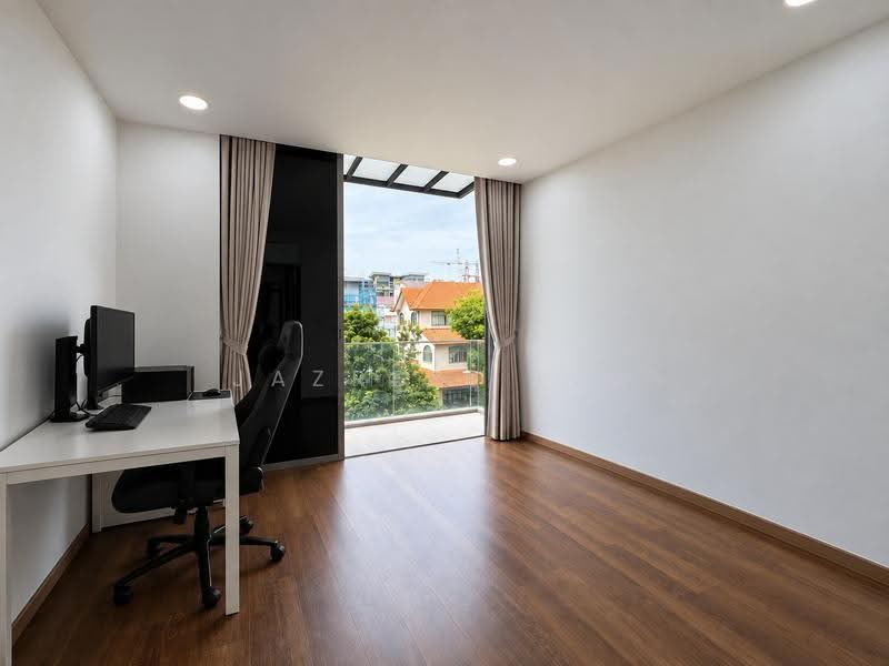 Serangoon Gardens 3.5-Storey Terrace with Lift, Rosyth Road / Leith Road / Phillips Avenue, Hougang / Punggol / Sengkang, 4 Bedrooms, 4,150 sqft, Terraced House For Rent, by Jazreel Lim, 500283134 - PropertyGuru.com.sg