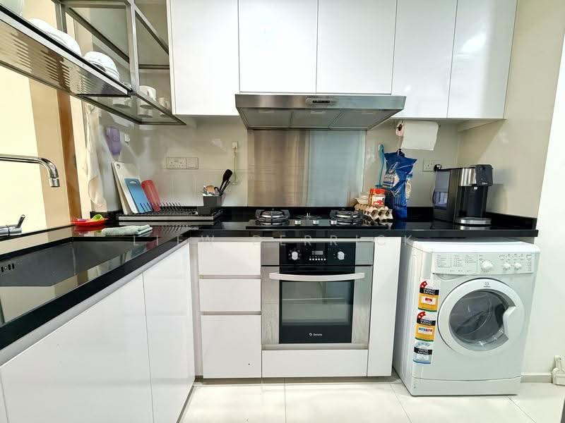 Waterfront Isle, 736 Bedok Reservoir Road, Bedok / Upper East Coast, 3 Bedrooms, 1,152 sqft, Condominium For Sale, by Liew Derrick, 500283147 - Kitchen - PropertyGuru.com.sg