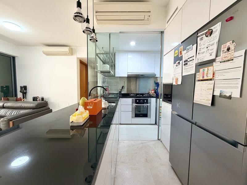 Waterfront Isle, 736 Bedok Reservoir Road, Bedok / Upper East Coast, 3 Bedrooms, 1,152 sqft, Condominium For Sale, by Liew Derrick, 500283147 - Kitchen - PropertyGuru.com.sg