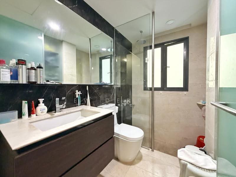 Waterfront Isle, 736 Bedok Reservoir Road, Bedok / Upper East Coast, 3 Bedrooms, 1,152 sqft, Condominium For Sale, by Liew Derrick, 500283147 - Bathroom - PropertyGuru.com.sg