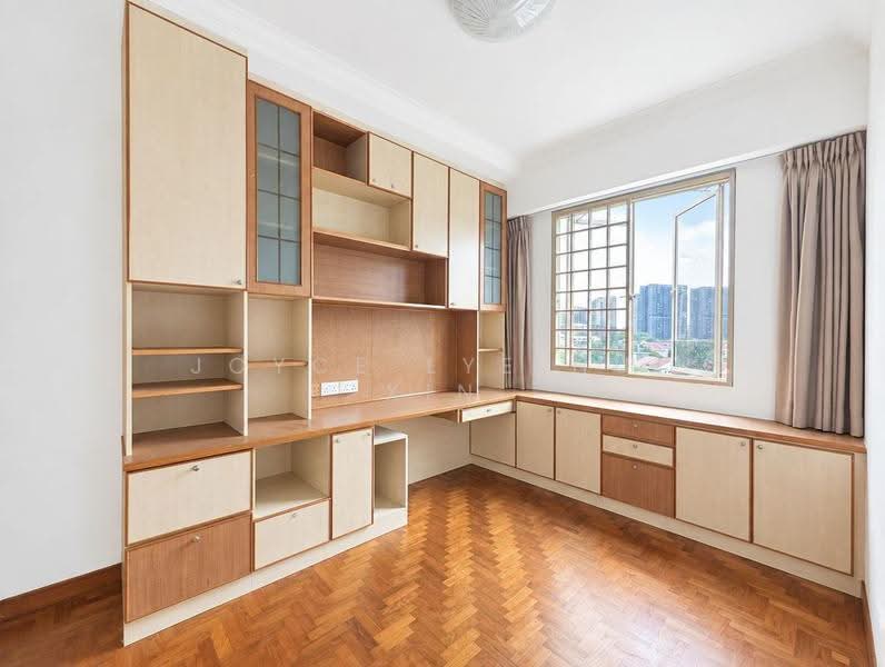 Castle Green, 487 Yio Chu Kang Road, Mandai / Upper Thomson, 4 Bedrooms, 1,410 sqft, Condominium For Sale, by Joyce Lye Hui Xin, 500283153 - Study - PropertyGuru.com.sg