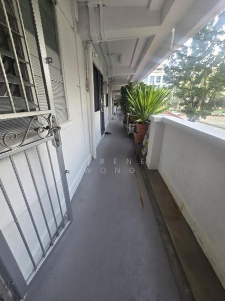 205 Toa Payoh North, 205 Toa Payoh North, Balestier / Toa Payoh, 2 Bedrooms, 700 sqft, HDB Flat For Sale, by Serene Wong, 500283154 - Corridor - PropertyGuru.com.sg