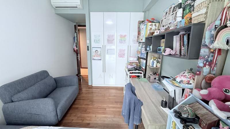 Edelweiss Park Condo, 92 Flora Road, Changi Airport / Changi Village, 3 Bedrooms, 1,281 sqft, Condominium For Sale, by Sean Ng, 500283162 - Living Room - PropertyGuru.com.sg