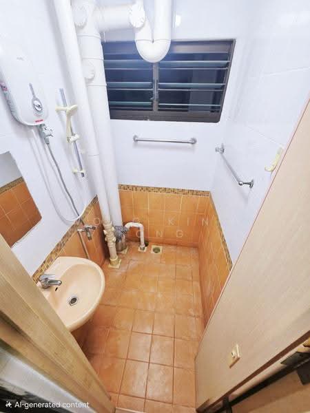 109 Aljunied Crescent, 109 Aljunied Crescent, Eunos / Geylang / Paya Lebar, 2 Bedrooms, 645 sqft, HDB Flat For Sale, by Wong King Fong, 500283163 - Bathroom - PropertyGuru.com.sg