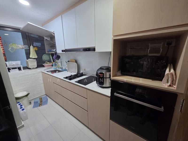 The Topiary, 13 Fernvale Lane, Seletar / Yio Chu Kang, 3 Bedrooms, 915 sqft, Condominium For Sale, by Charmaine Yee, 500283170 - Kitchen - PropertyGuru.com.sg