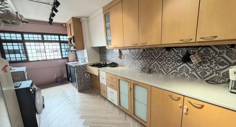 4NG 91sqm at Yio Chu Kang MRT high floor unblocked views lift level renovated, Ang Mo Kio Avenue 6, 3 Bedrooms, 980 sqft, HDB Flat For Sale, by Jasmine Chan, 500283182 - Kitchen - PropertyGuru.com.sg
