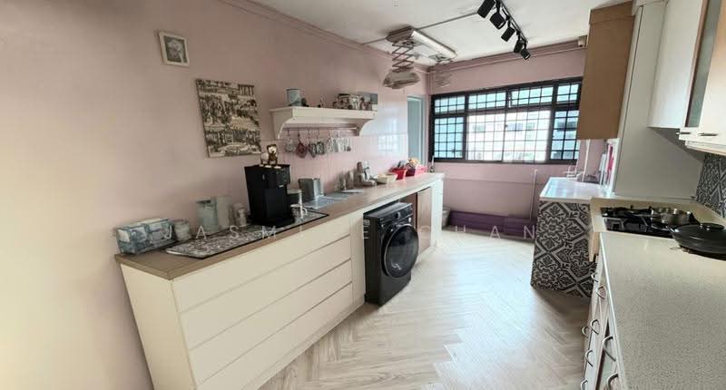 4NG 91sqm at Yio Chu Kang MRT high floor unblocked views lift level renovated, Ang Mo Kio Avenue 6, 3 Bedrooms, 980 sqft, HDB Flat For Sale, by Jasmine Chan, 500283182 - Kitchen - PropertyGuru.com.sg