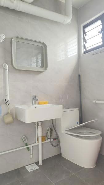 223 Choa Chu Kang Central, 223 Choa Chu Kang Central, Dairy Farm / Bukit Panjang / Choa Chu Kang, 3 Bedrooms, 1,120 sqft, HDB Flat For Sale, by Ooi Yi Shah, 500283209 - Bathroom - PropertyGuru.com.sg