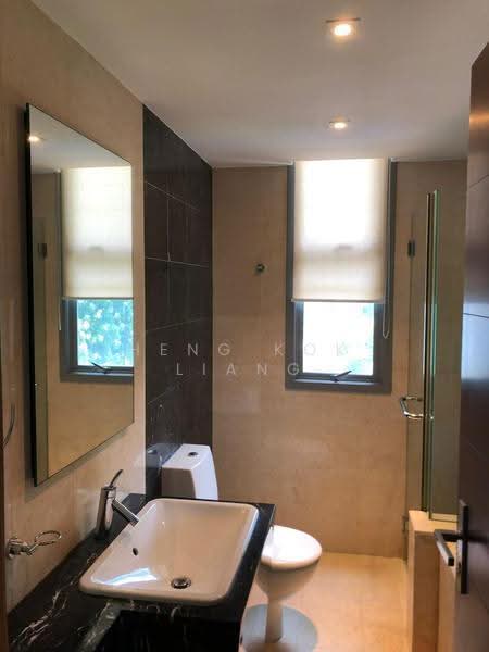 Residences @ Evelyn, 15 Evelyn Road, Newton / Novena, 3 Bedrooms, 1,539 sqft, Condominium For Sale, by Heng Kok Liang, 500283215 - Master Bath - PropertyGuru.com.sg