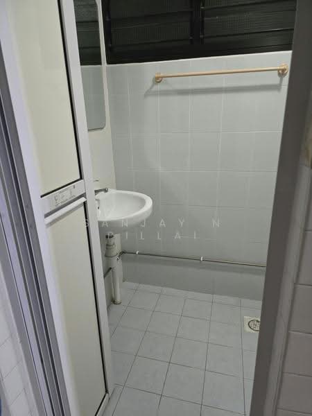 216 Bukit Batok Street 21, 216 Bukit Batok Street 21, Dairy Farm / Bukit Panjang / Choa Chu Kang, Room Rental, 120 sqft, HDB Flat For Rent, by Sanjay N Pillai, 500283264 - Bathroom - PropertyGuru.com.sg
