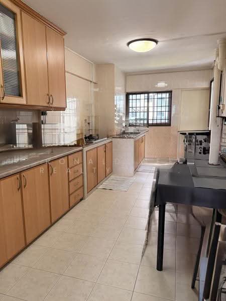 23 Bedok South Avenue 1, 23 Bedok South Avenue 1, Bedok / Upper East Coast, 2 Bedrooms, 785 sqft, HDB Flat For Sale, by SIAH GEOK CHOO, 500283273 - Kitchen - PropertyGuru.com.sg